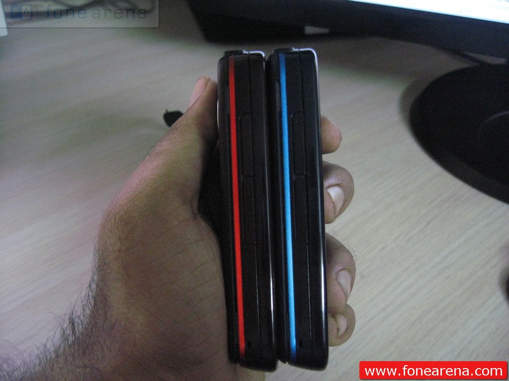 Clash of the Nokia 5800 Blue .
