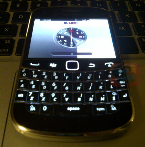 blackberry_bold_touch_2.jpg
