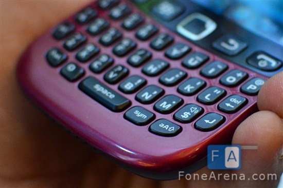 http://images.fonearena.com/blog/wp-content/uploads/2012/04/Blackberry-Curve-9220-12.jpg