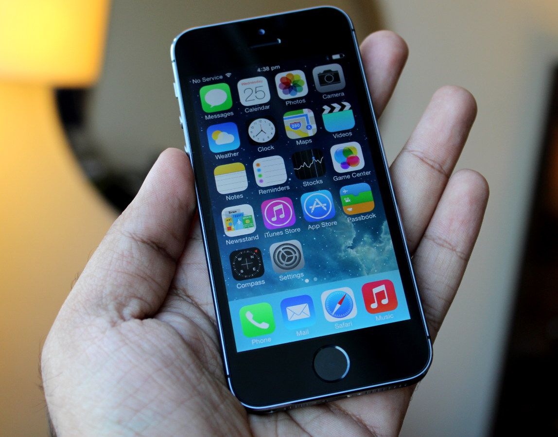 Apple iPhone 5s 16 GB Smartphone, 4" LCD1136 x 640, 1 GB RAM, iOS 7, 4G ...