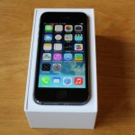 Apple-iPhone-5S-Space-Grey-Front-Box