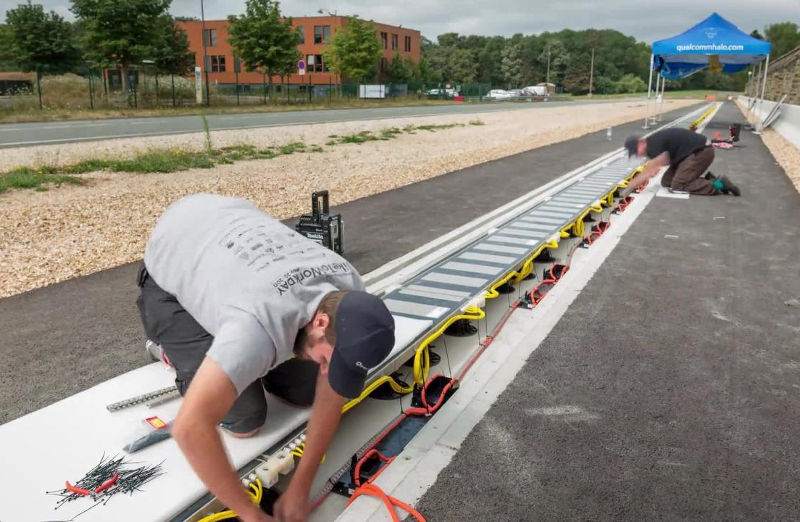 demos dynamic electric charging tech to charge vehicles while