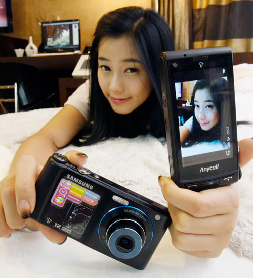 SCH-W880 phone is more than 12MP and optical zoom