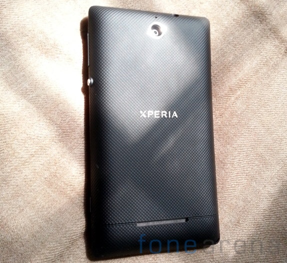 Sony Xperia E dual Unboxing-10