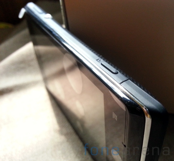 Sony Xperia E dual Unboxing-14
