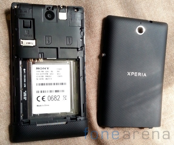 Sony Xperia E dual Unboxing-17