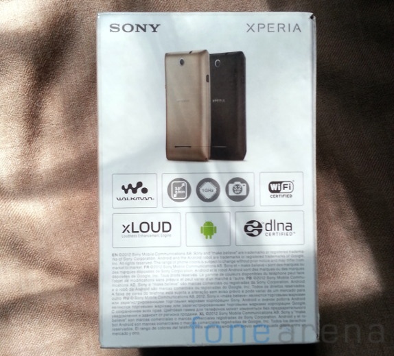 Sony Xperia E dual Unboxing-22