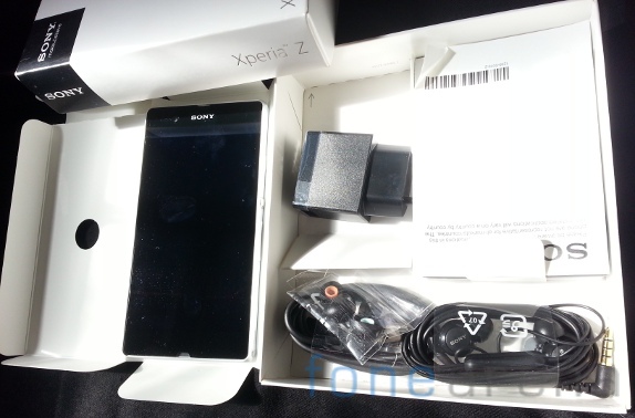 Sony Xperia Z Unboxing-17