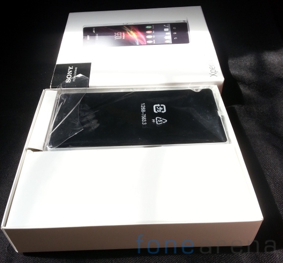 Sony Xperia Z Unboxing-2