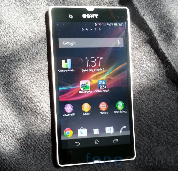 Sony Xperia Z Unboxing-26