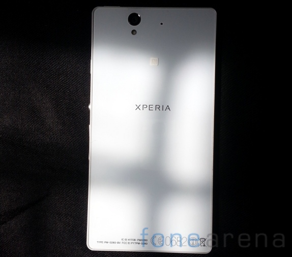 Sony Xperia Z Unboxing-7