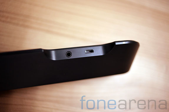 google-nexus-7-dock-hands-on-6