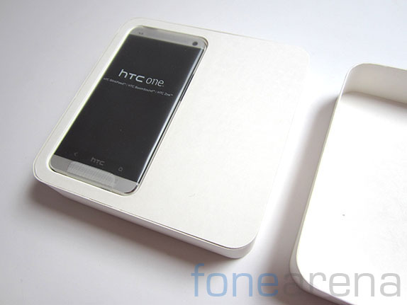 htc-one-unboxing-17