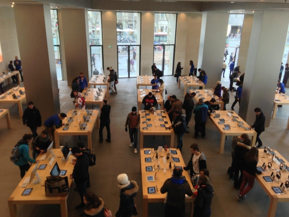 apple-store-barcelona