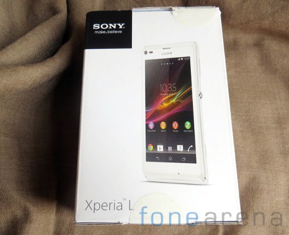 xperia l red in hand