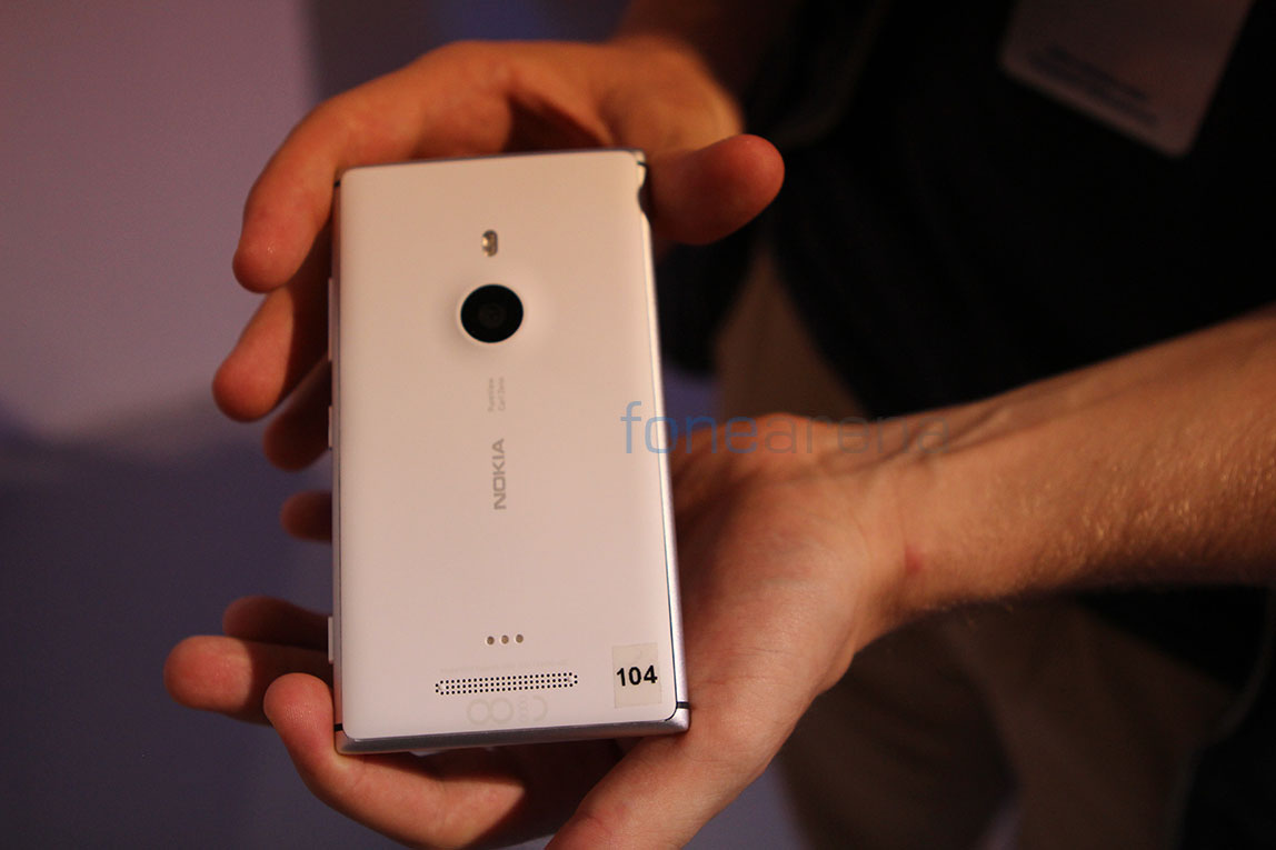 nokia-lumia-925-photos-20