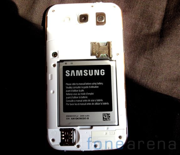 Samsung Galaxy Grand Quattro Unboxing-12