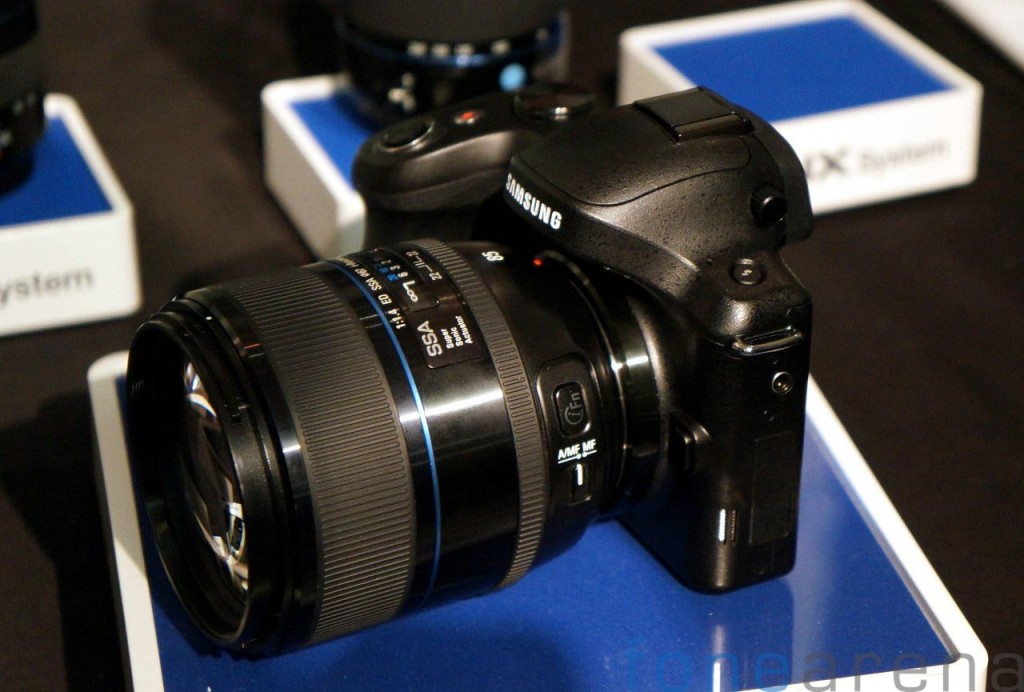 Samsung Galaxy NX Hands On-5