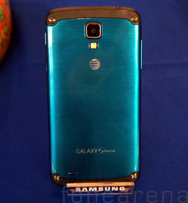 Samsung Galaxy S4 Active AT&T Hands On-13