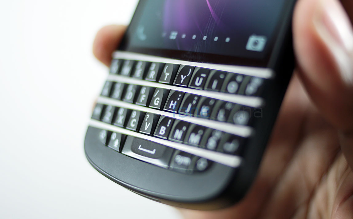 blackberry phone with keypad and touchscreen