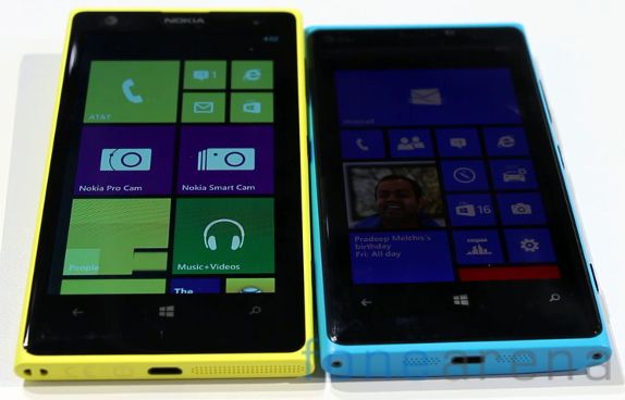 Nokia Lumia 1020 vs Lumia 920-1