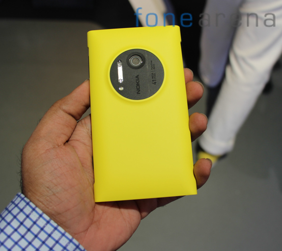 nokia-lumia-1020-back