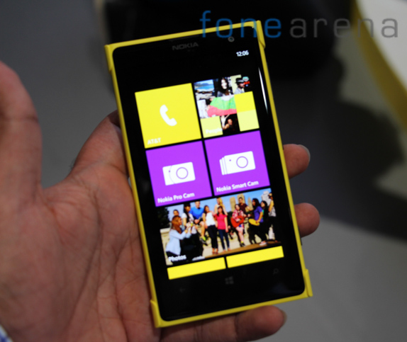 nokia-lumia1020-front