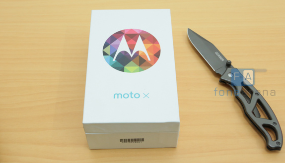 moto-x-unboxing-1