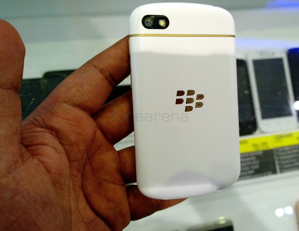 BlackBerry Q10 Gold-2