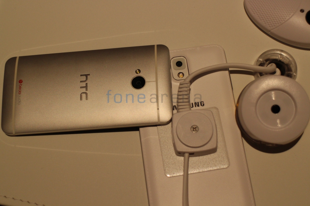 Galaxy-Note-3-HTC-One5
