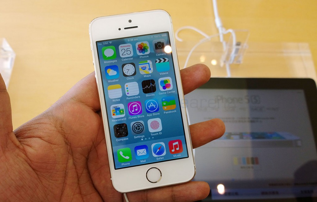 apple-iphone-5s-gold-hands-on-10