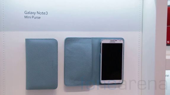 galaxy-note-3-accessories-hands-on-3