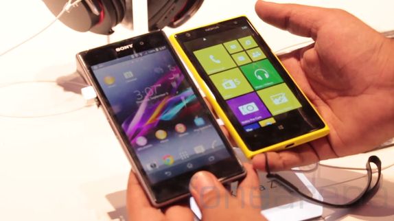 xperia-z1-vs-lumia-1020-hands-on-1