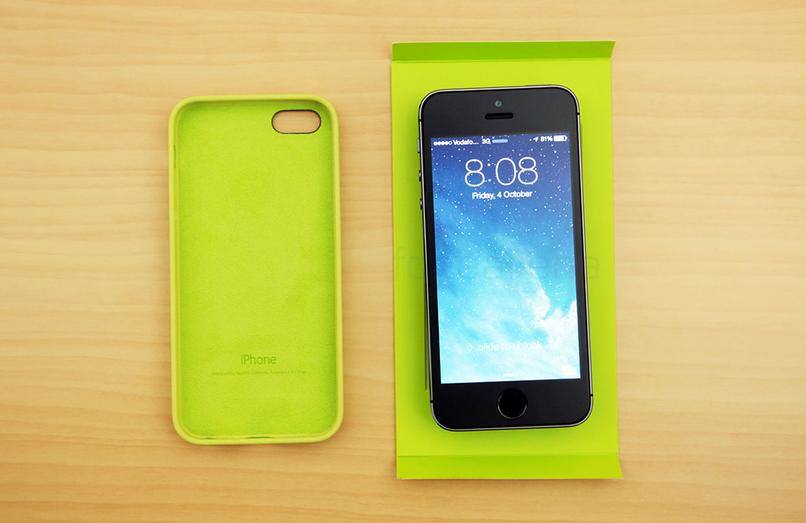Apple iPhone 5s Leather Case Unboxing and Demo