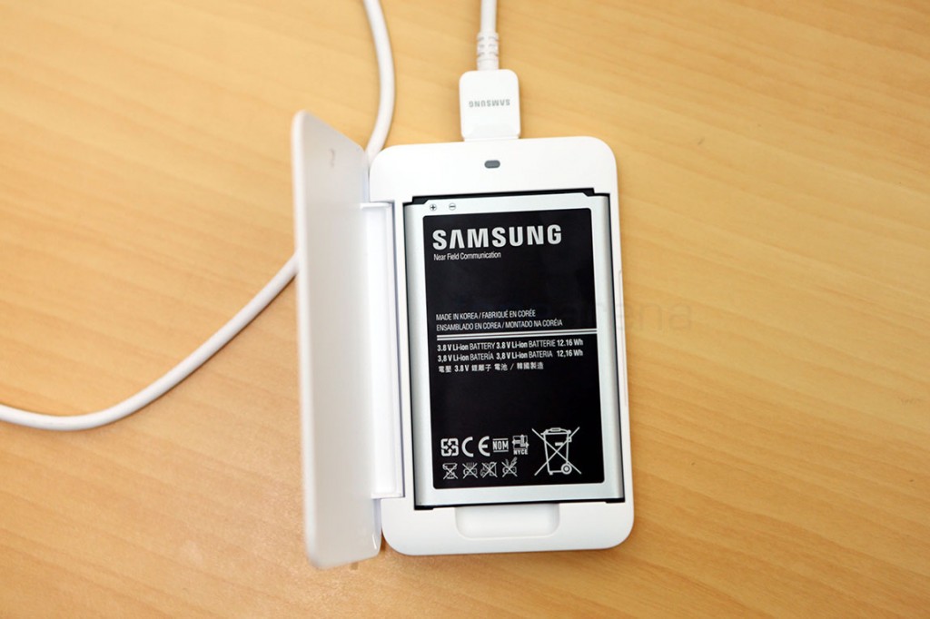 samsung-galaxy-note-3-extra-battery-kit-2