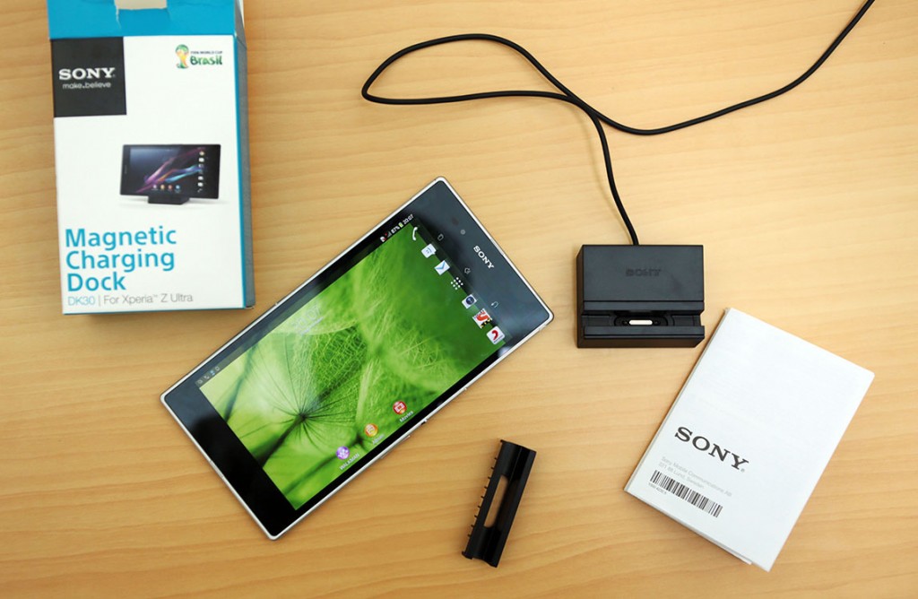 sony-xperia-z-ultra-magnetic-charging-dock-6
