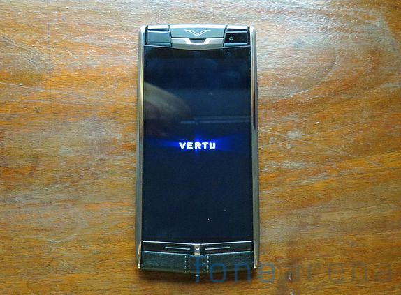 VERTU SIGNATURE TOUCH HANDS ON-14