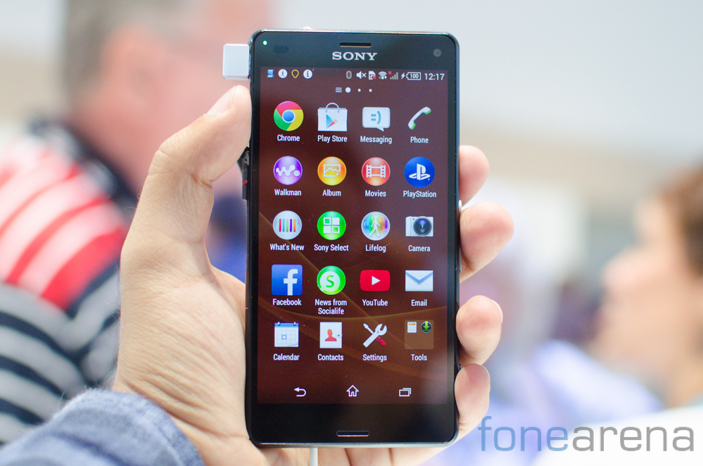 Как вставить карту памяти в sony xperia z3 compact