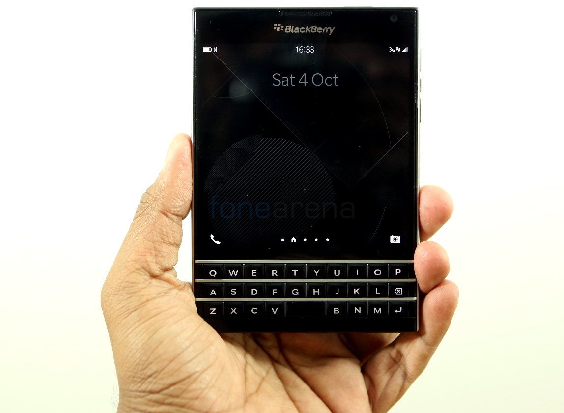 BlackBerry Passport-001