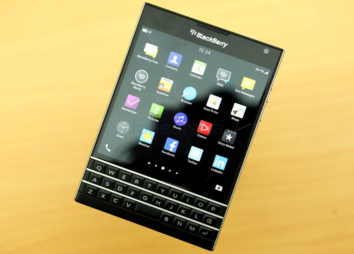 BlackBerry Passport-003