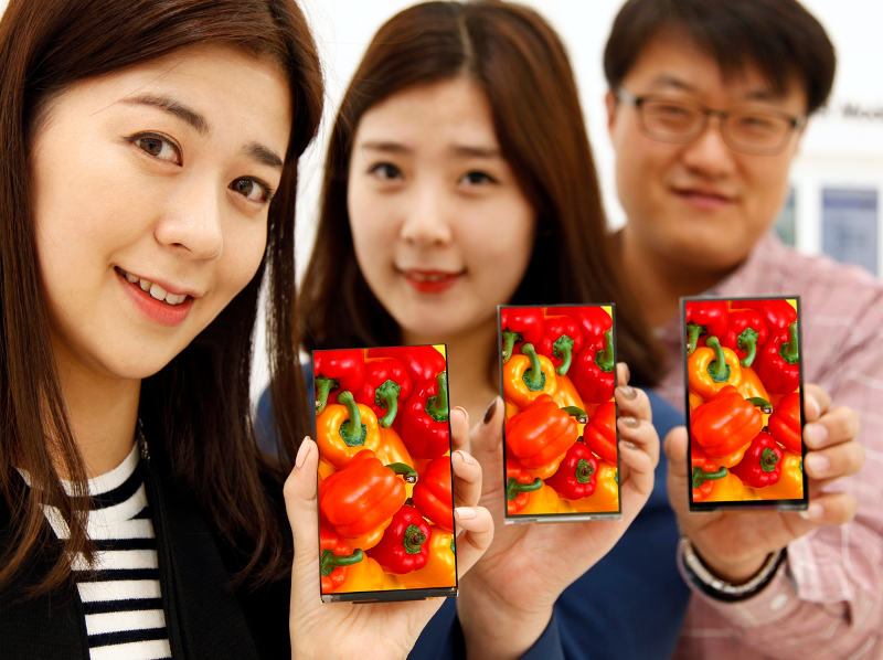 LG 1080p smartphone display with 0.7mm bezel