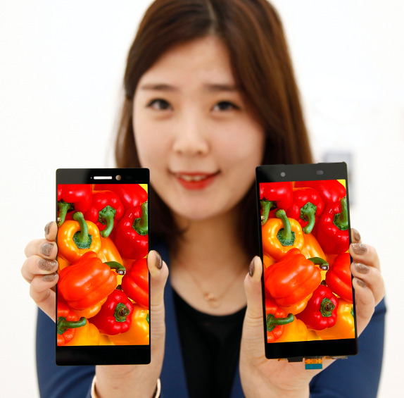 LG 1080p smartphone display with 0.7mm narrow bezel