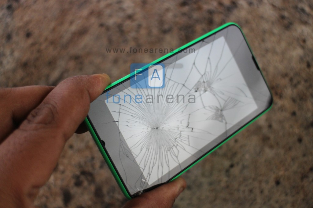 Lumia-530-After-Concrete-Drop-Test2
