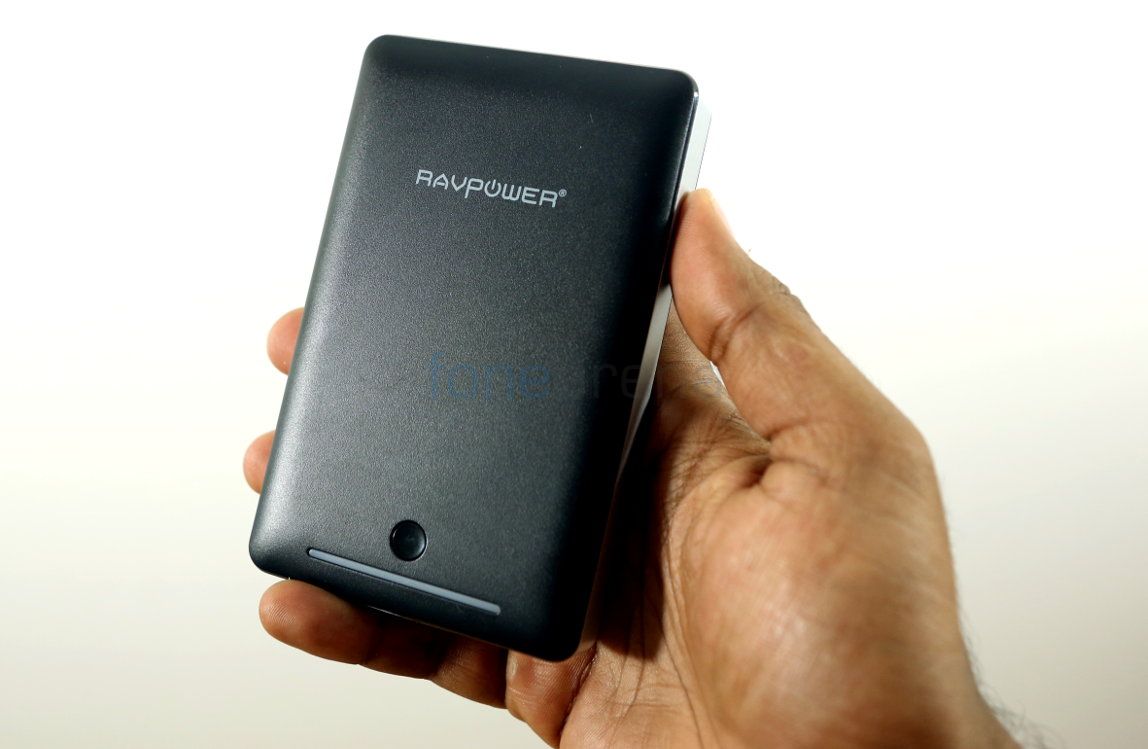 RAVPower Deluxe 15000mAh-002