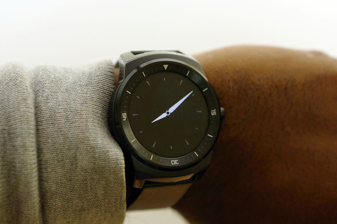 LG-G-Watch-R-Unboxing-2