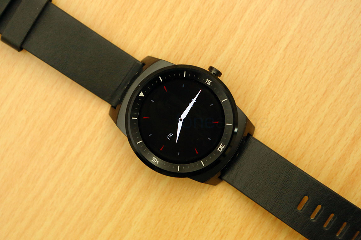 LG-G-Watch-R-Unboxing-3