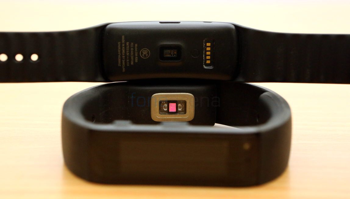 Microsoft Band vs Samsung Gear Fit_fonearena-05