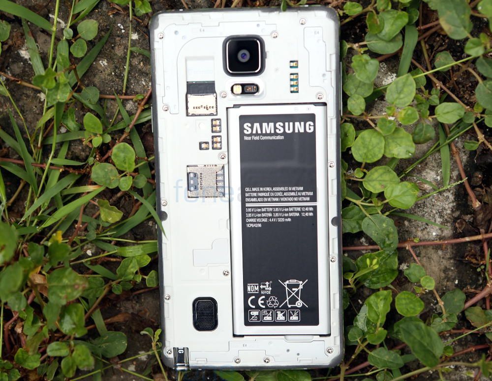 Samsung-Galaxy-Note-4-Charcoal-Black_fonearena-10