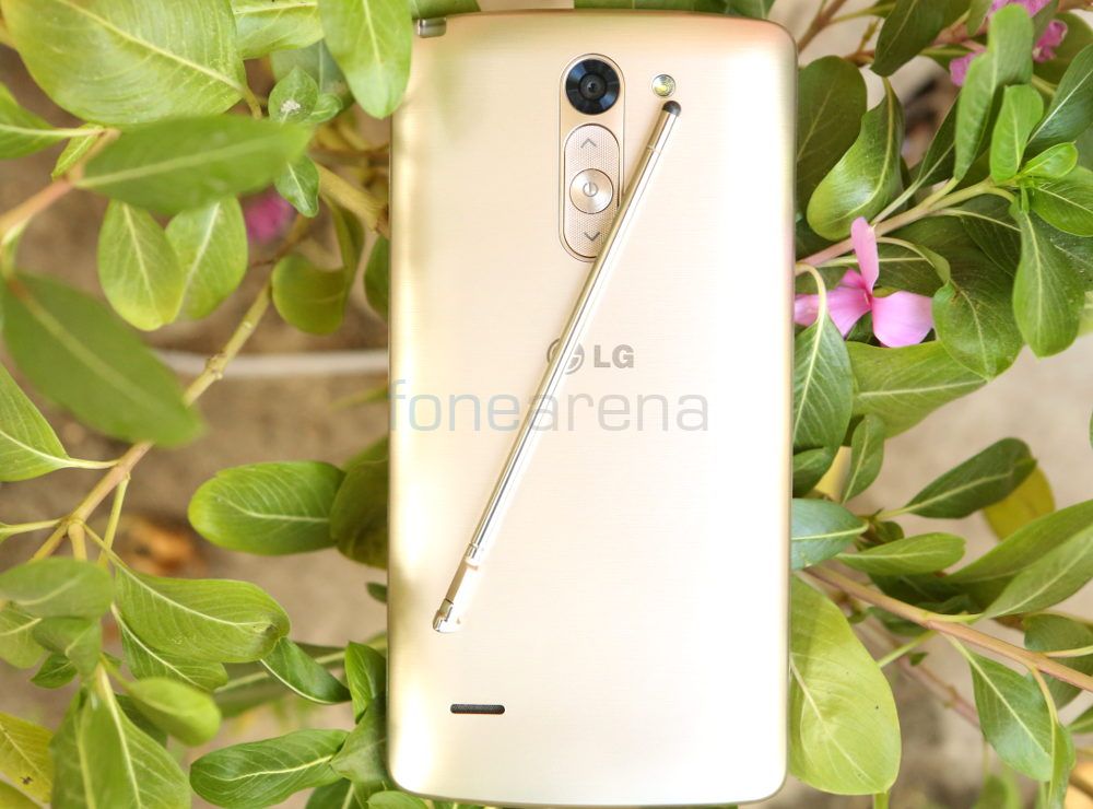 LG G3 Stylus Gold_fonearena-09