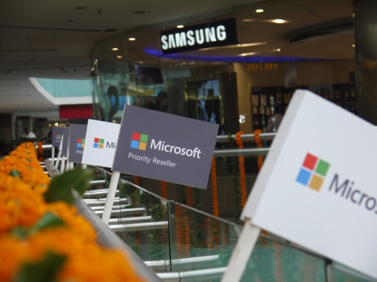 microsoft_priority_store_gurgaon_fonearena